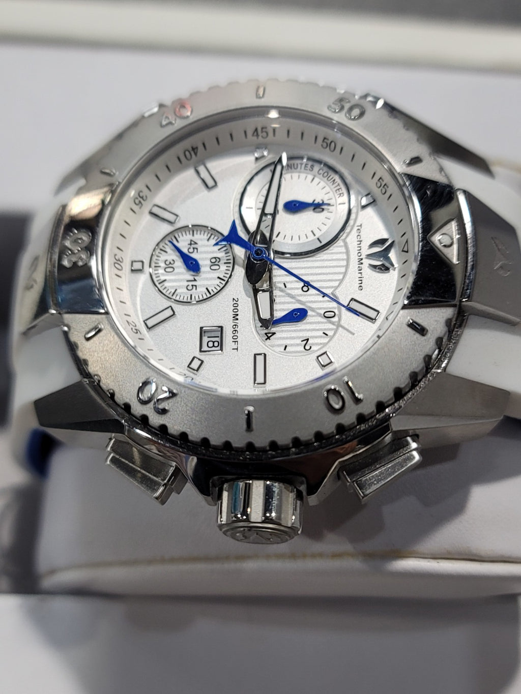 TechnoMarine UF6 Chronograph Quartz Silver Dial TM-616004 Men's Watch – view 3