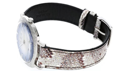 Analog Gucci Light 35mm SS Blue/Silver Dial Leather YA152401 Unisex Watch – view 2