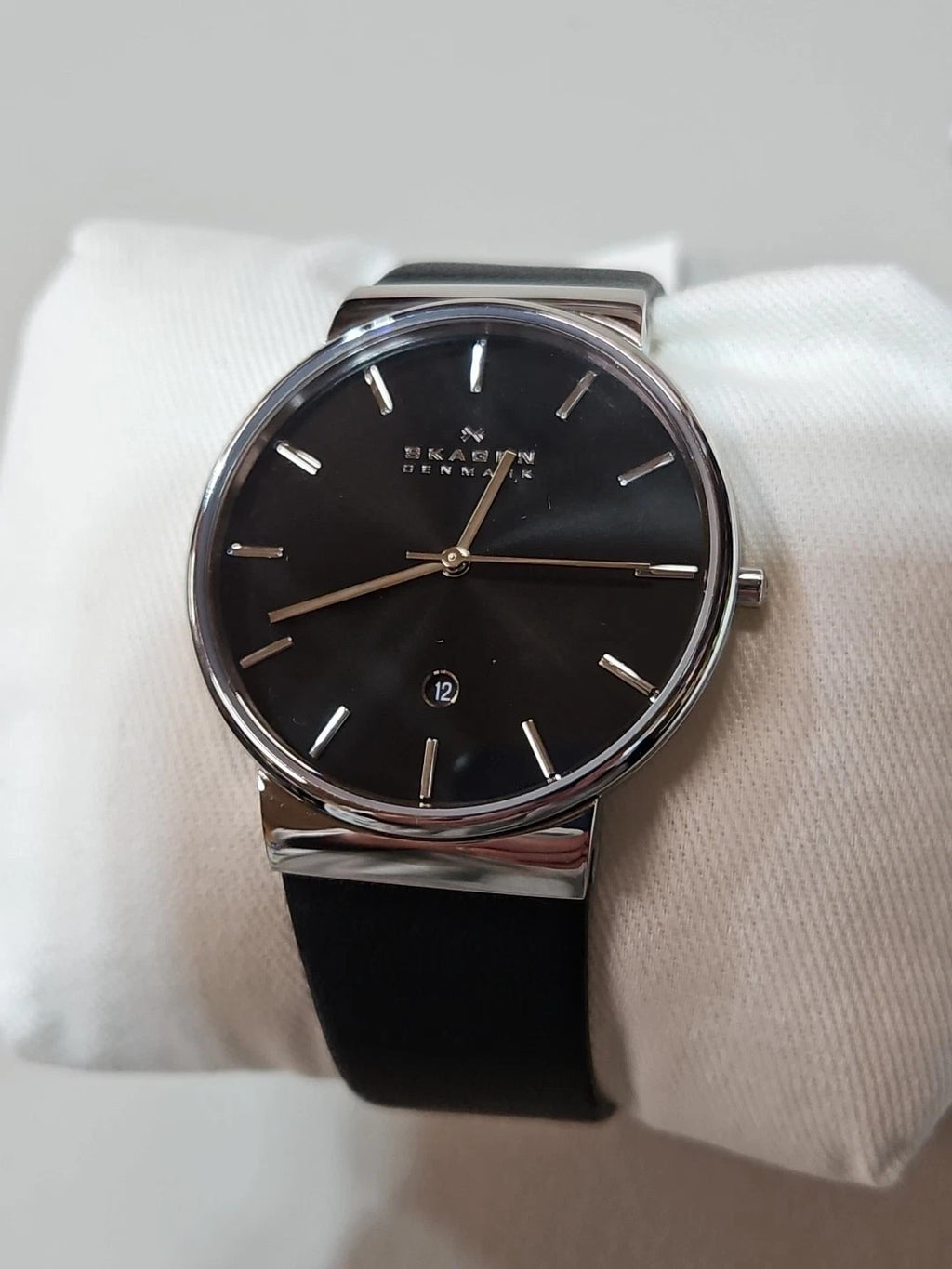Skagen Ancher 40mm Black Dial Leather Quartz SKW6104 Unisex Watch – view 3