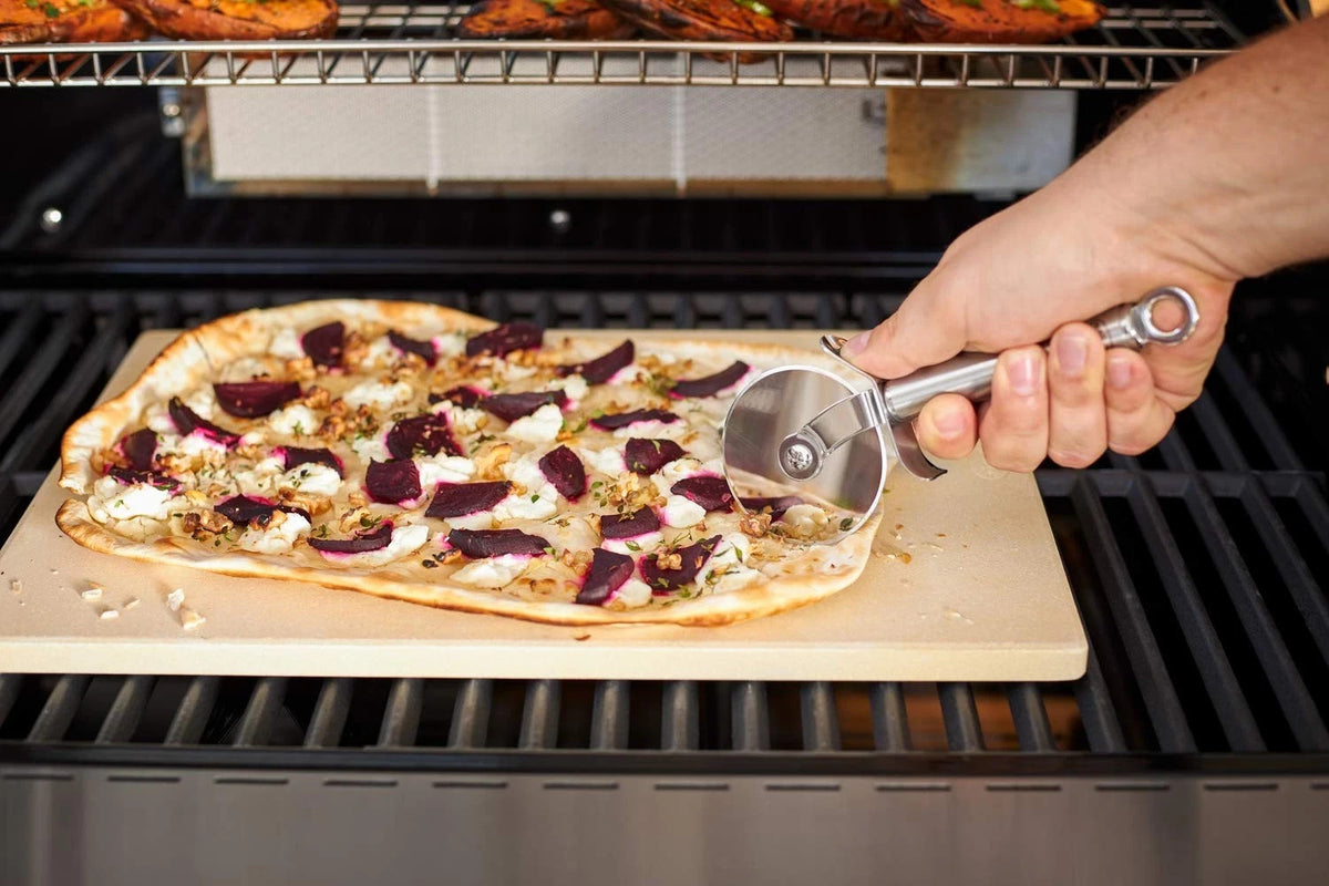 Rösle Stainless Steel Round-handle Pizza Cutter – view 2