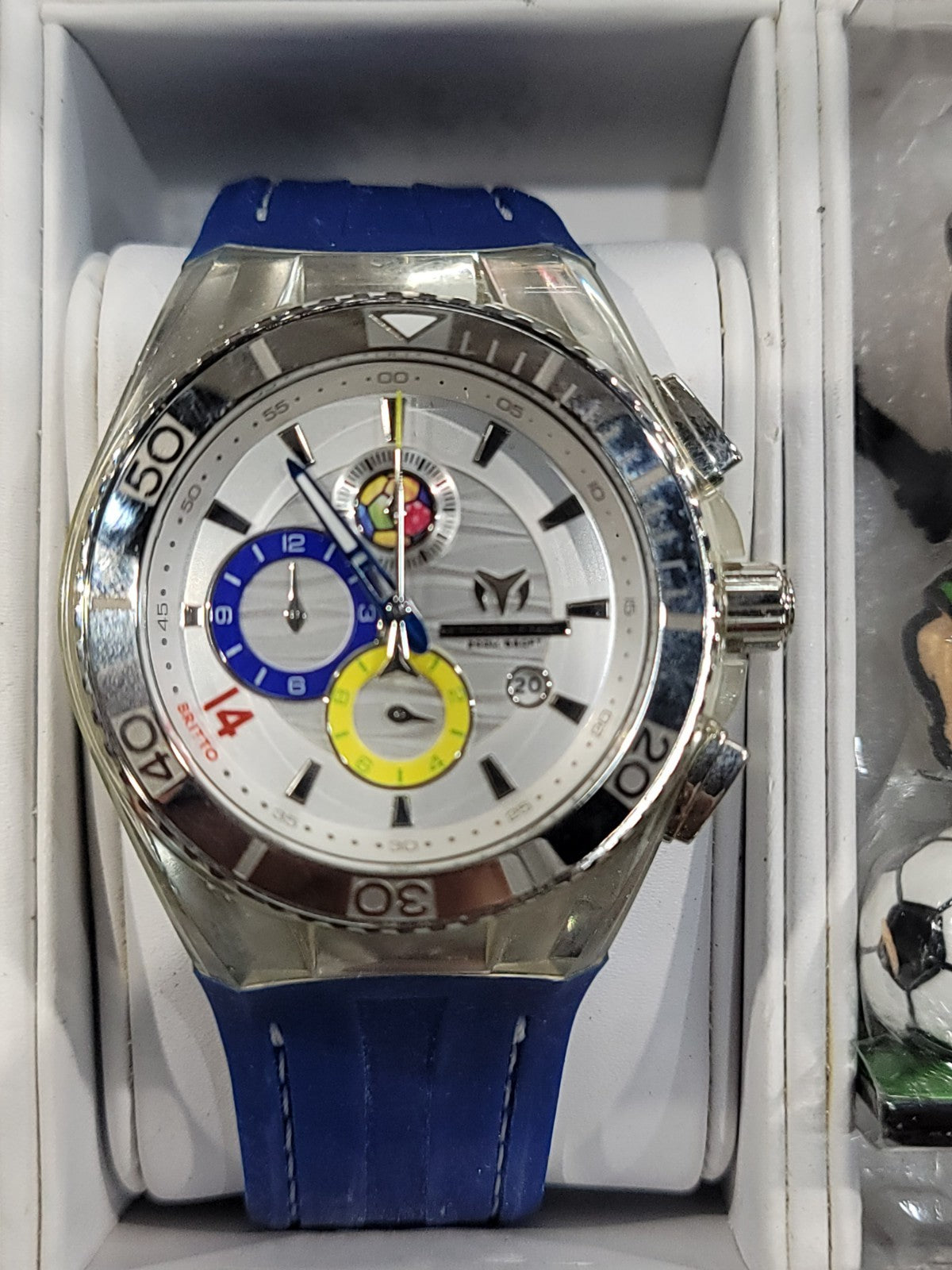 TechnoMarine Cruise Brazil Soccer Chronograph Full Set 114023 – view 2