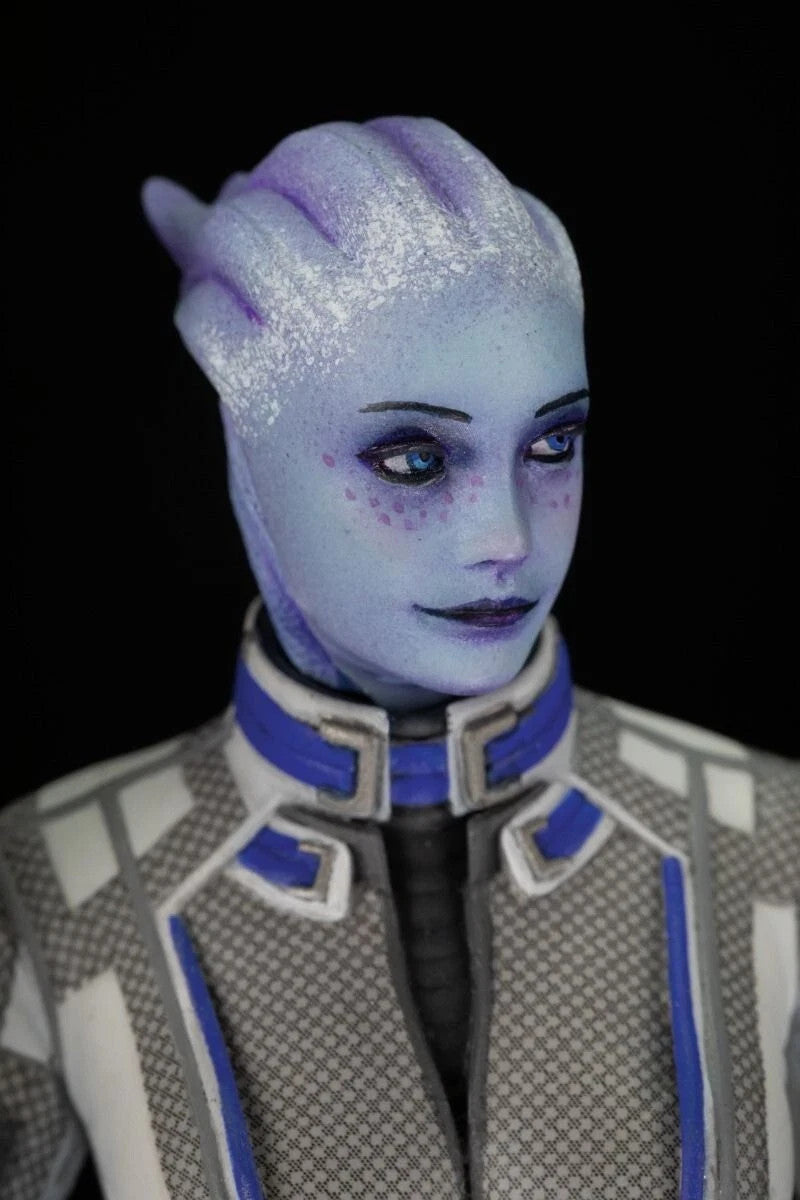 Mass Effect: Liara Deluxe Figure – view 5